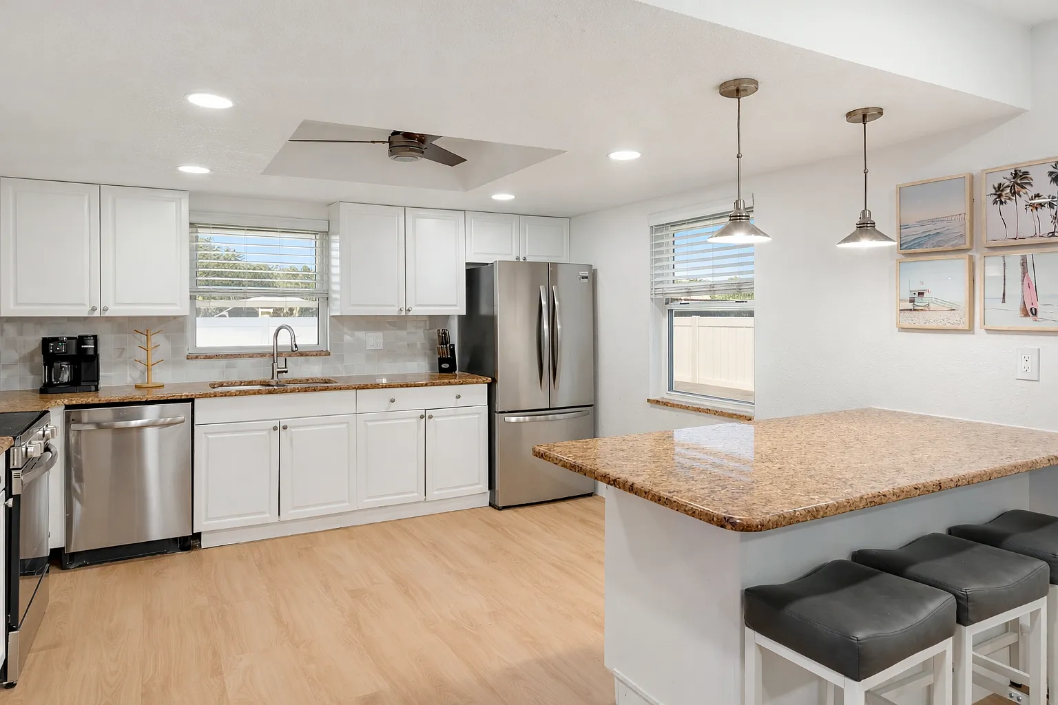 404 Ocean Ct — Photo 3