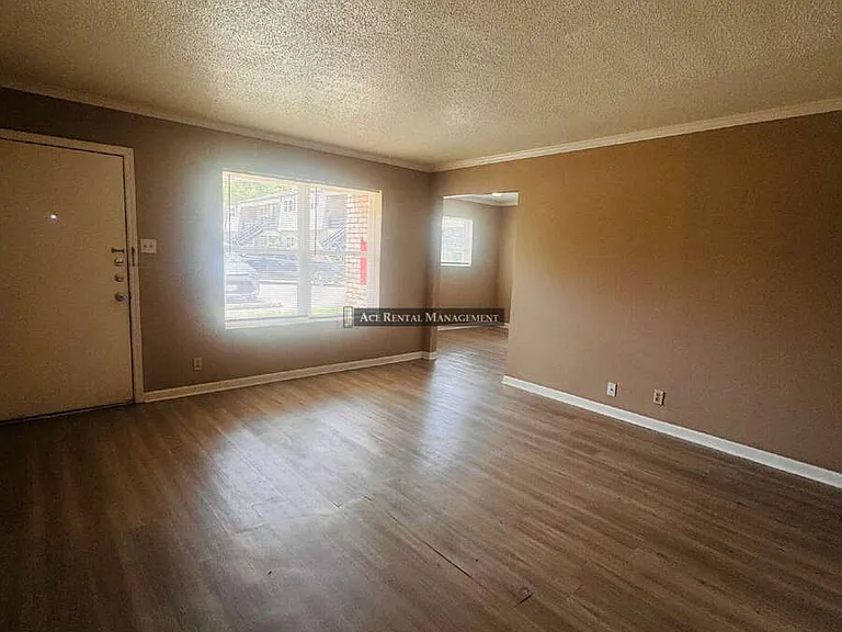 204 10th St #30 — Photo 3