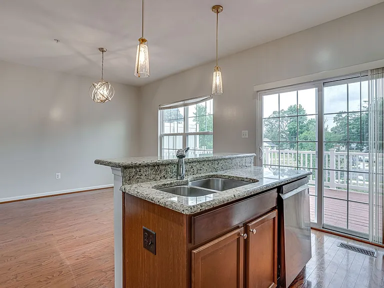 2895 Sedgemore Pl — Photo 14