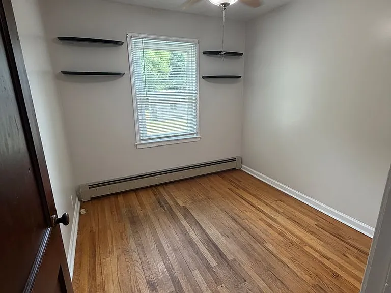 102 Gale Ave — Photo 16