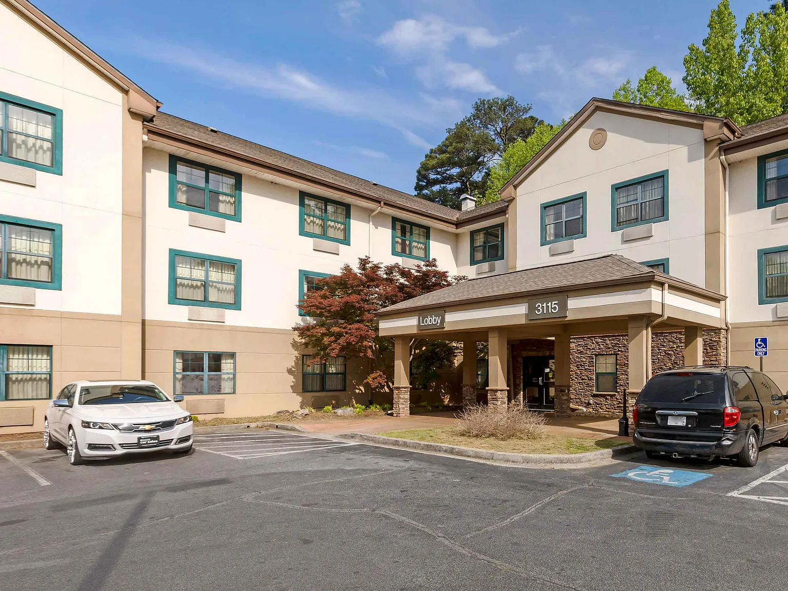 Atlanta - Clairmont — Photo 2
