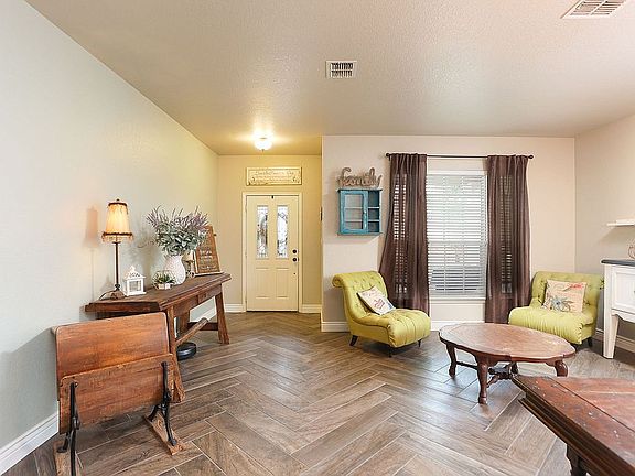 3rd image of 23142 Airedale Ln