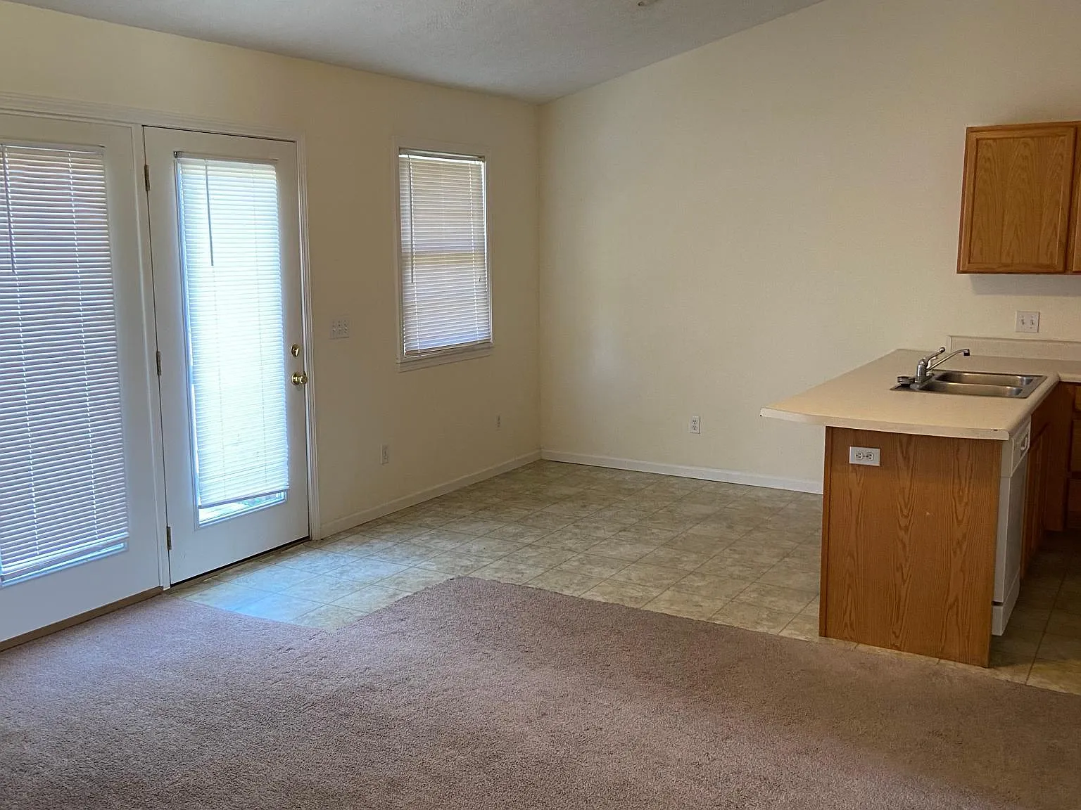 2 bed, 1720 sqft, $1,095 — Photo 3