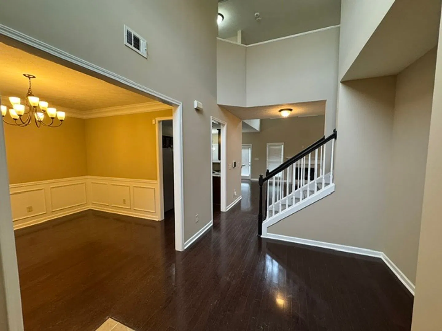 105 Yellow Jacket Court — Photo 2