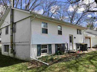 54 Regal Ln, Iowa City, IA 52240
