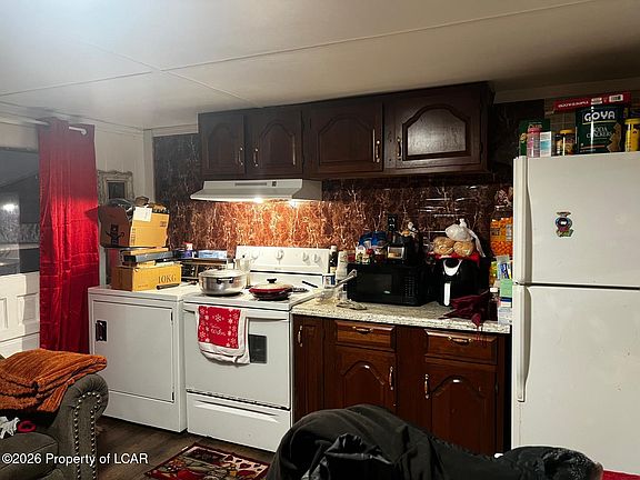 2nd image of 441 E Old Cranberry Rd