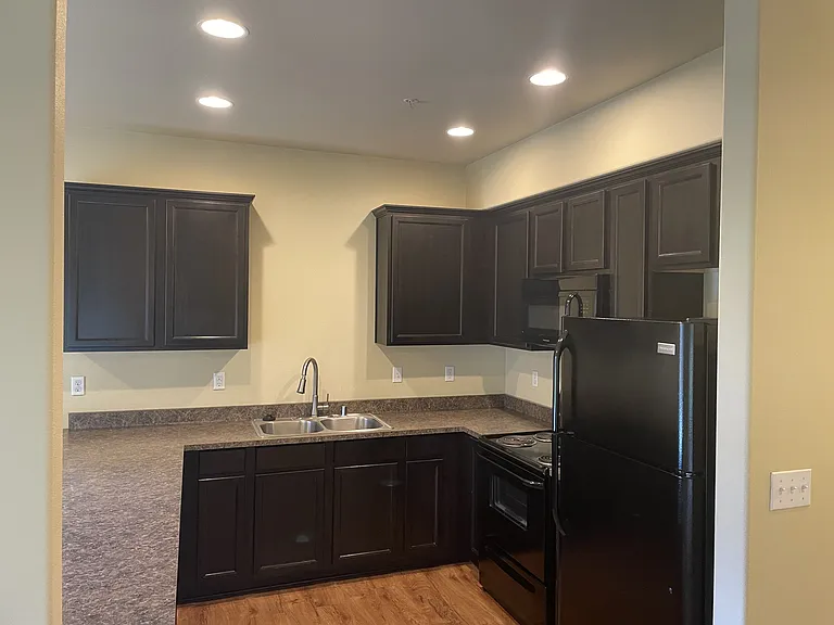 8Hundred West Apartments — Photo 76