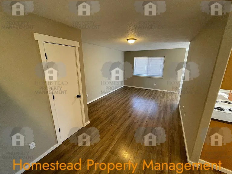 479 Broad St S — Photo 5
