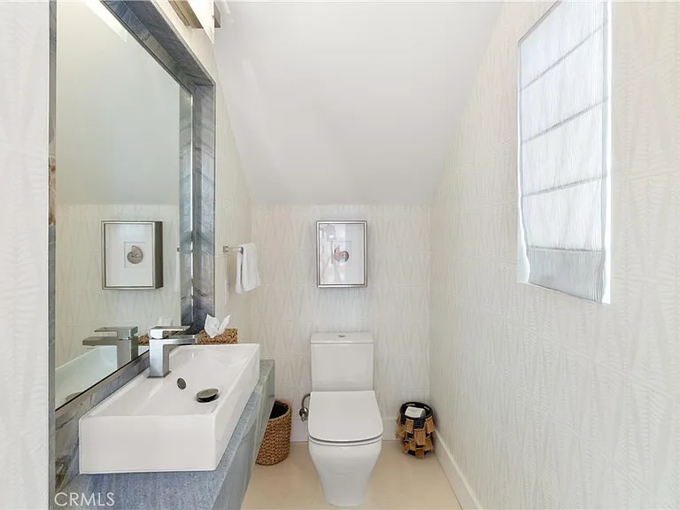 3306 Marcus Ave — Photo 34