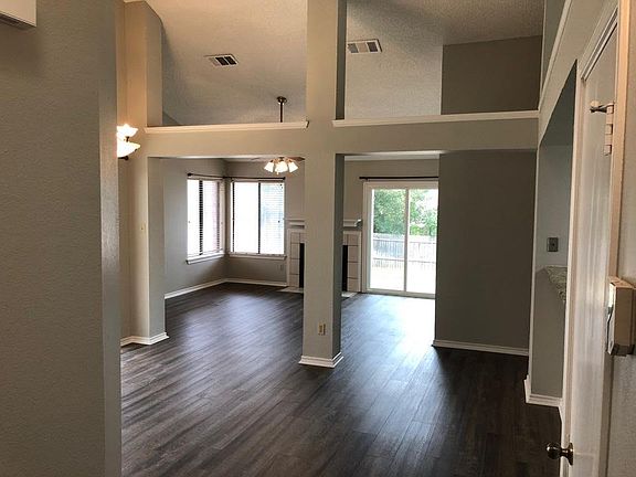2nd image of 512 Dove Creek Pl