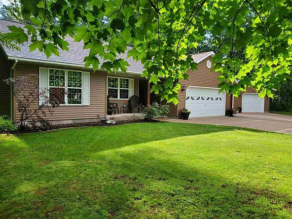 2nd image of 19 Arrowhead Dr