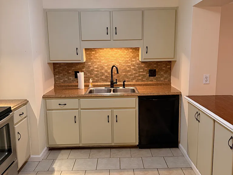 21 David Rd — Photo 23