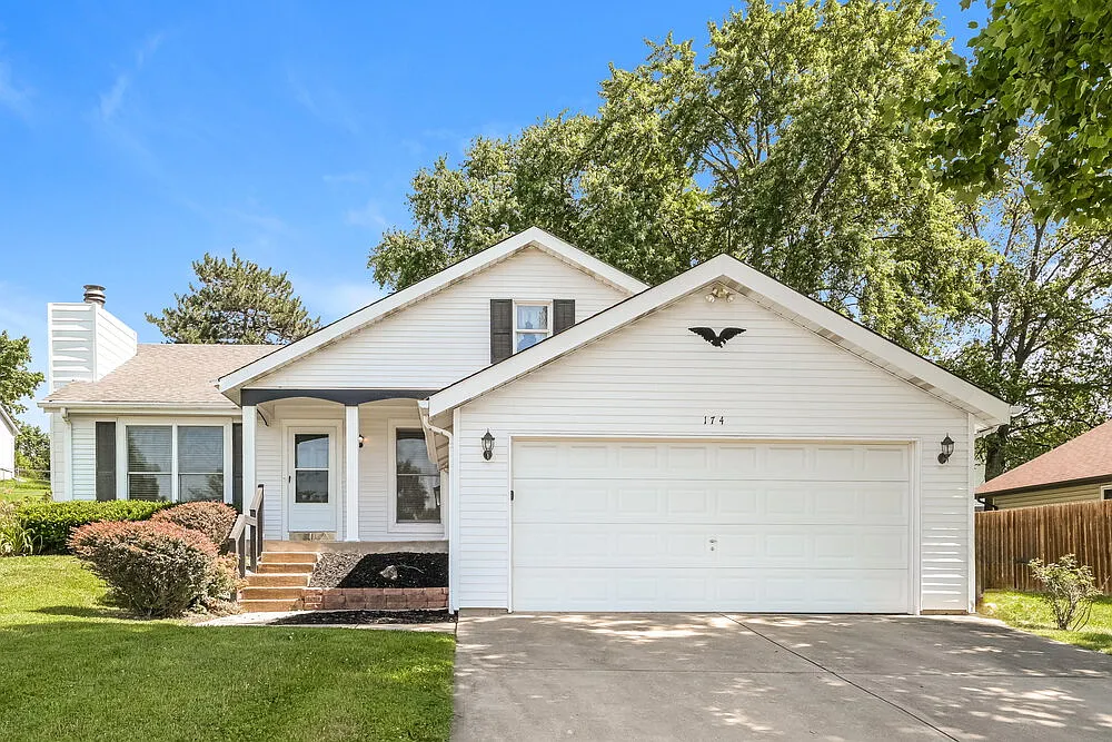 3 bed, 2.0 bath, 1232 sqft, $2,545 — Photo 1