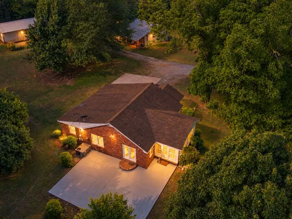 47 McGuire Rd, Carrollton, GA 30117