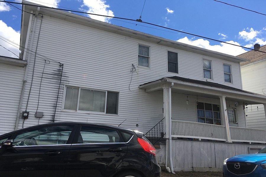2nd image of 75 Coal St