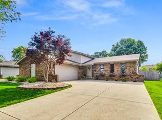 8988 Mathews St, Crown Point, IN 46307