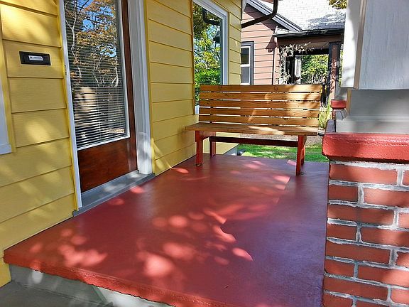 3rd image of 3235 SE 52nd Ave