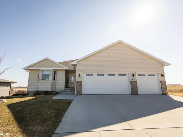112 Coventry Ct, Clear Lake, IA 50428