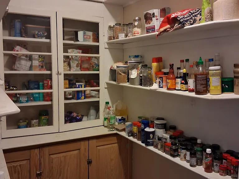 Kitchen pantry