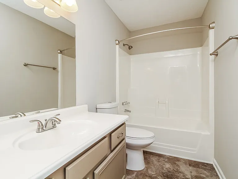 1906 Landmark Ln — Photo 10