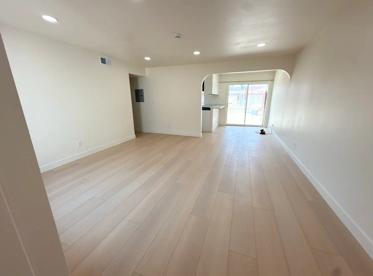 2 bed, 925 sqft, $3,400 — Photo 4