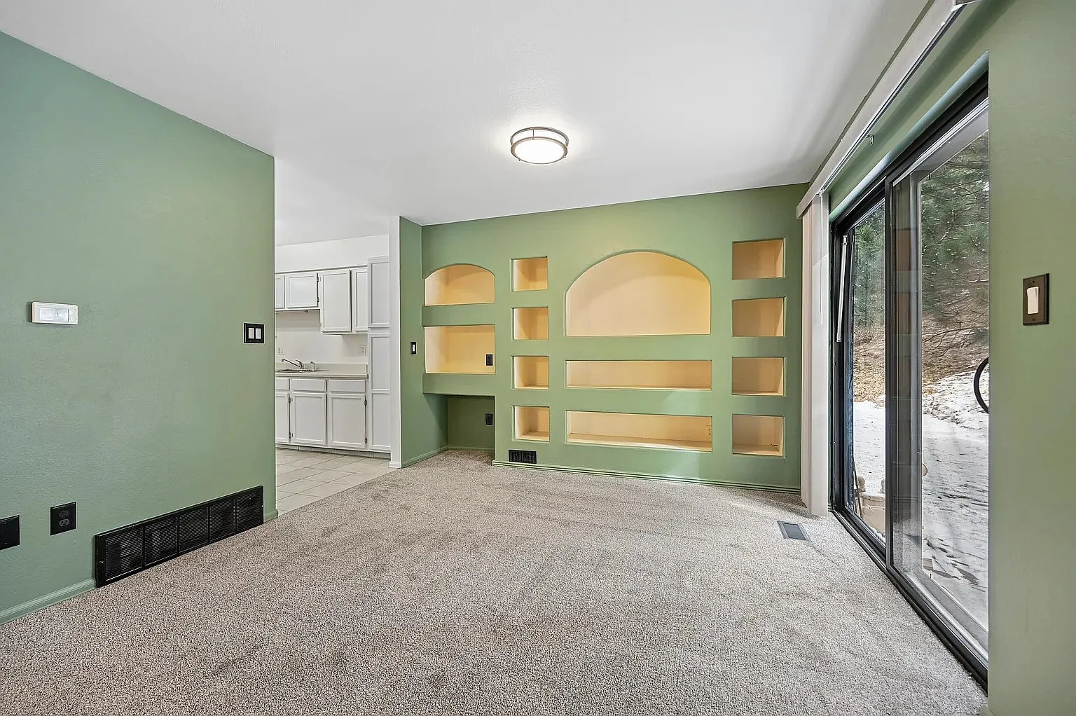 3 bed, 2040 sqft, $2,250 — Photo 4