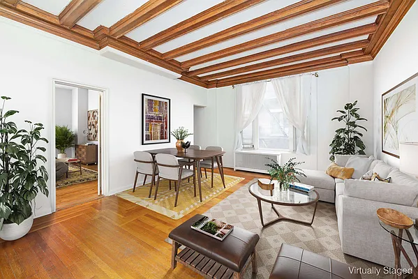 Sold by Triplemint | media 1