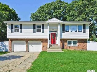 20 Kennedy Dr, Centereach, NY 11720