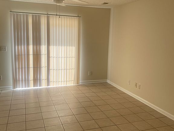 5th image of 1200 Pinegrove Dr #1213E