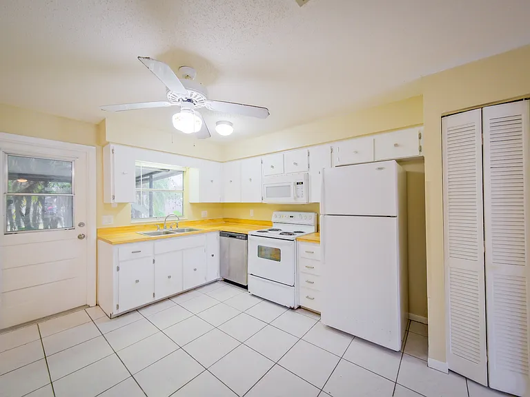 179 Hurwood Ave — Photo 17