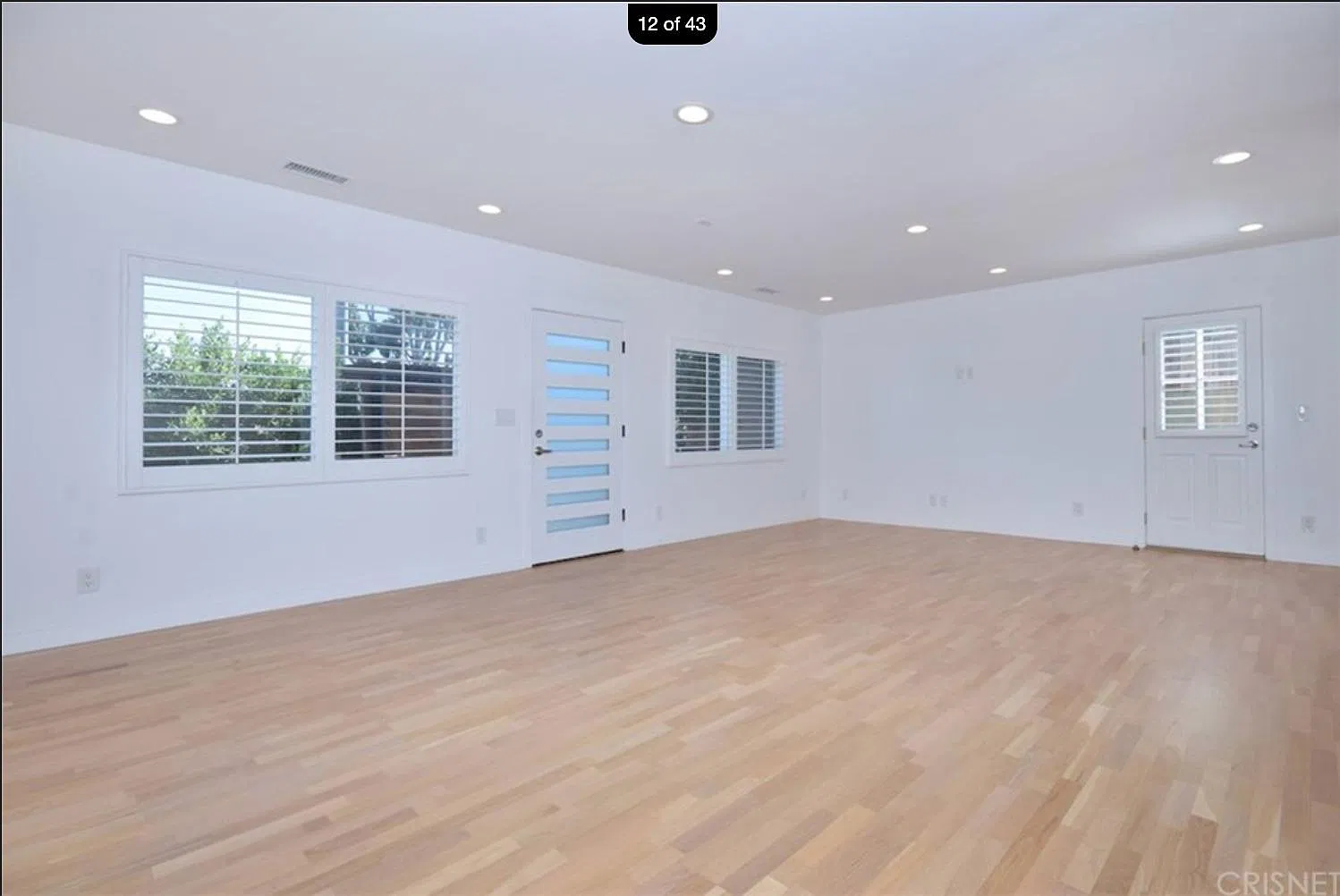 2489 S Bundy Dr — Photo 4