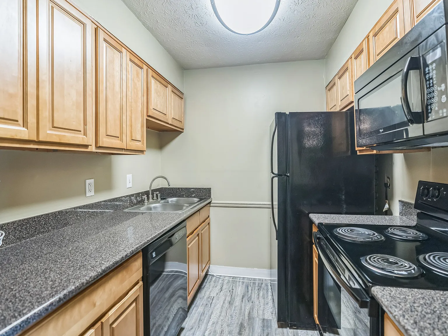 Canter Pointe — Photo 4