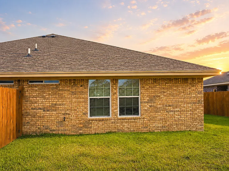 2704 Vernice Loop — Photo 11