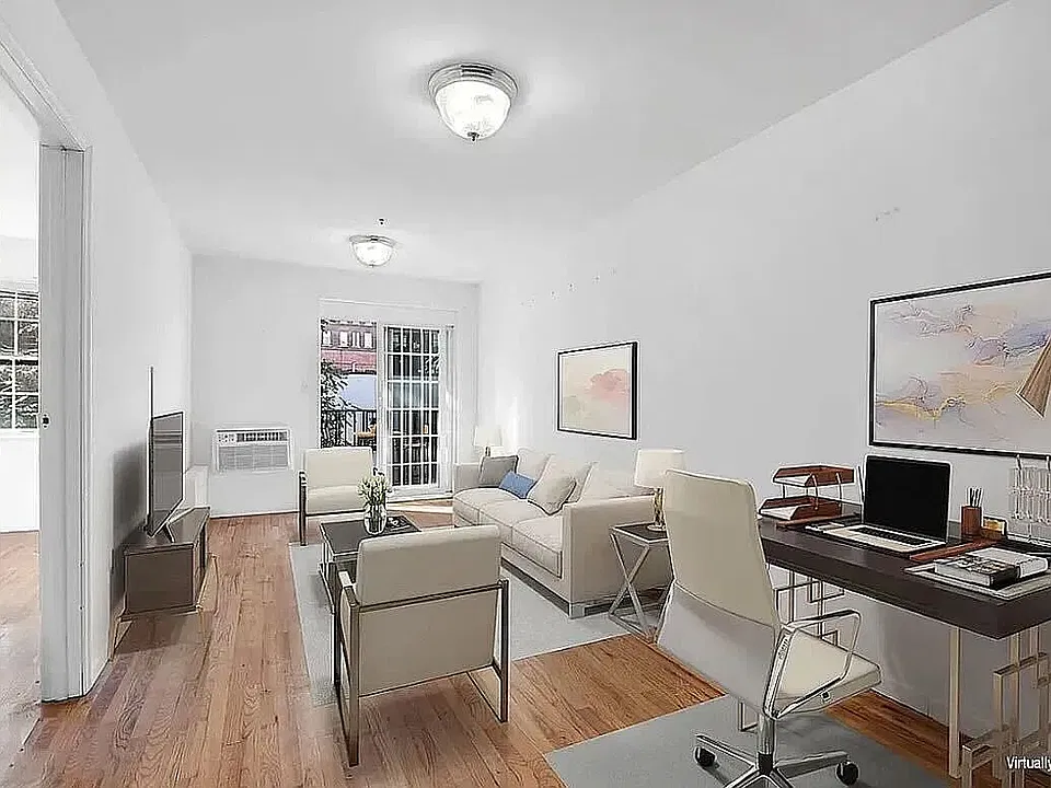 242 W 21st St #4B