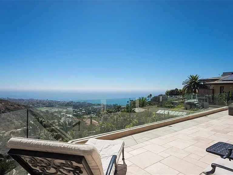 1326 Skyline Dr — Photo 15