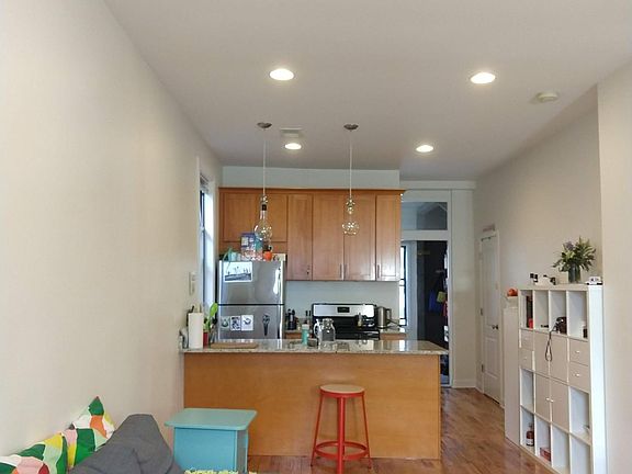 5th image of 2335 W Charleston St #2