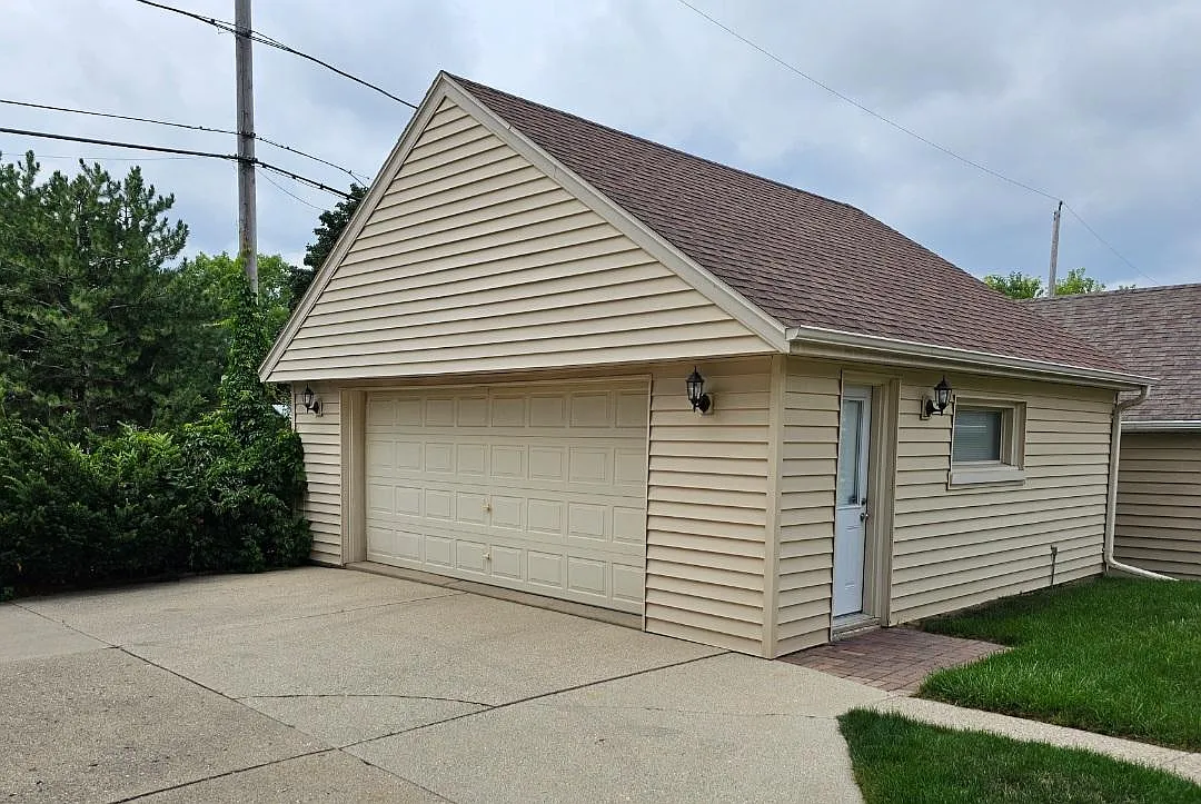 2 bed, 1100 sqft, $1,695 — Photo 4