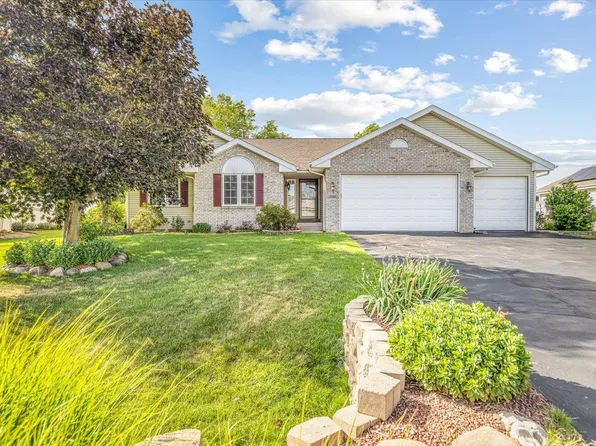 13105 Springhill Dr, Winnebago, IL 61088