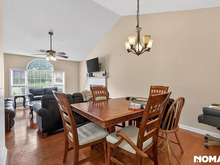 2226 Dresden Grn NW — Photo 10