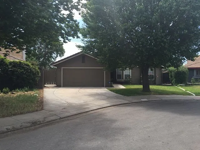 2400 Beatrice Ln photo 1