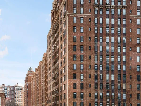 470 West 24th Street 7GJ image 9 of 10