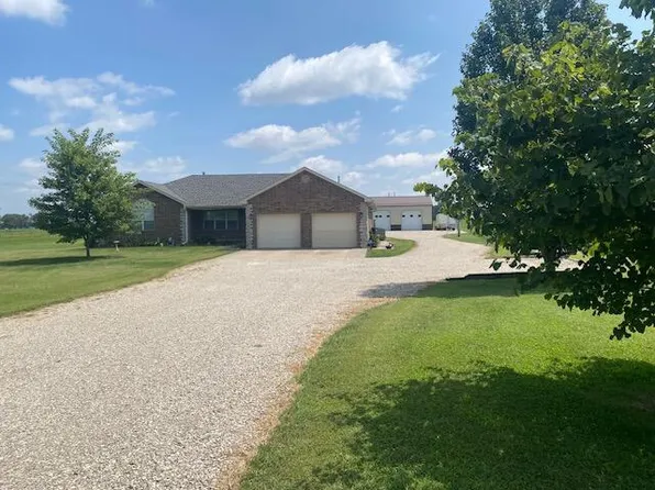 852 Skyline Road, Seymour, MO 65746