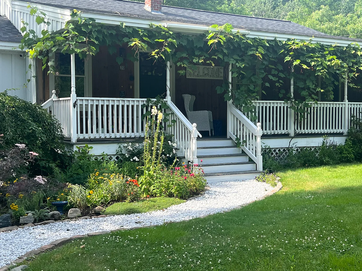 3 bed, 1200 sqft, $3,800 — Photo 2