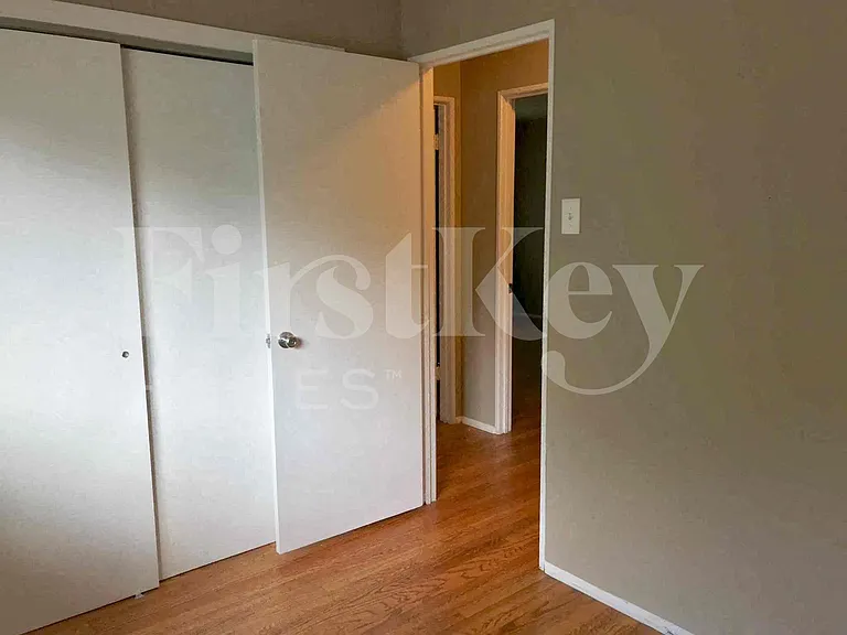 910 Claver Ln — Photo 11