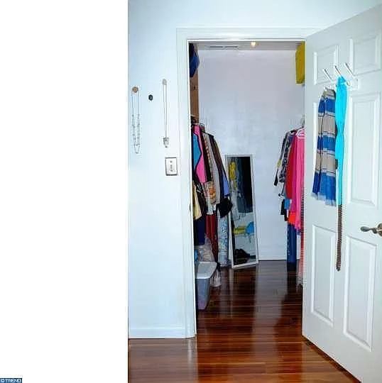 1805 Ravens Crest Dr — Photo 10