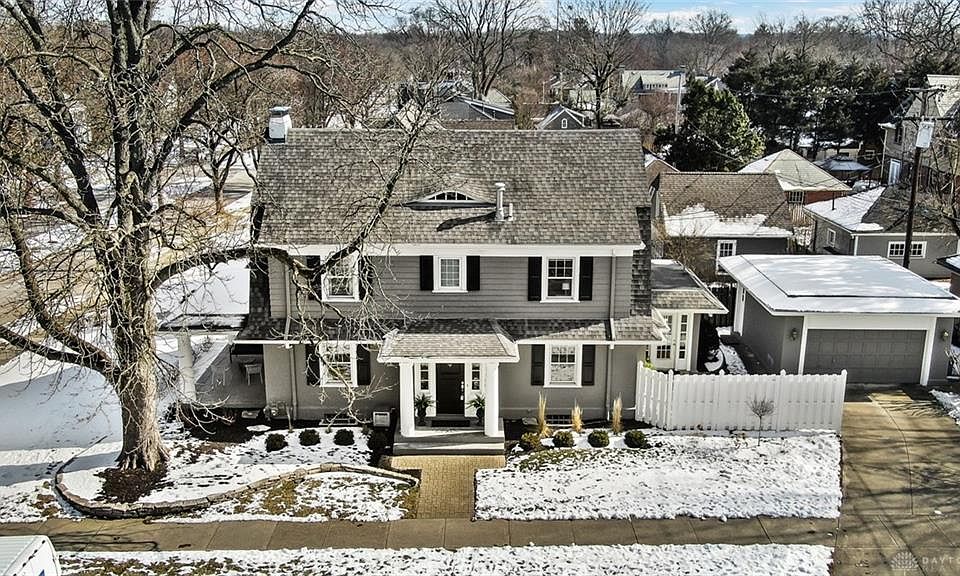 1st image of 100 E Dixon Ave
