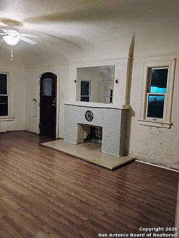 2 bed, 1.0 bath, 1208 sqft, $1,150 — Photo 3