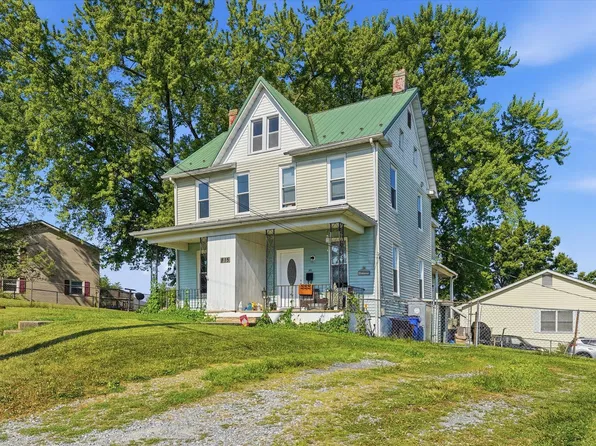 815 N Maple Ave APT A, Brunswick, MD 21716