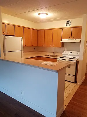 Rented by Max & Associates Realty Corp | media 5