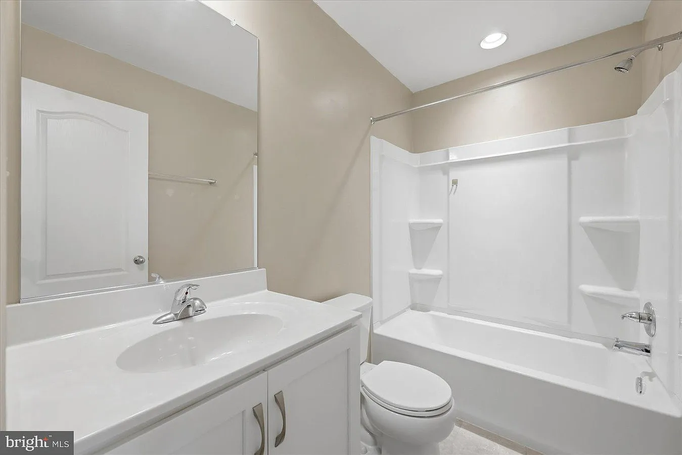 3 bed, 2.5 bath, 1504 sqft, $2,000 — Photo 3
